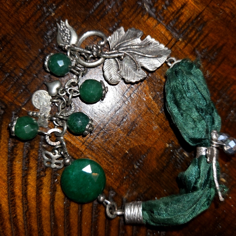 Elegant Green and Silver Charm Bracelet